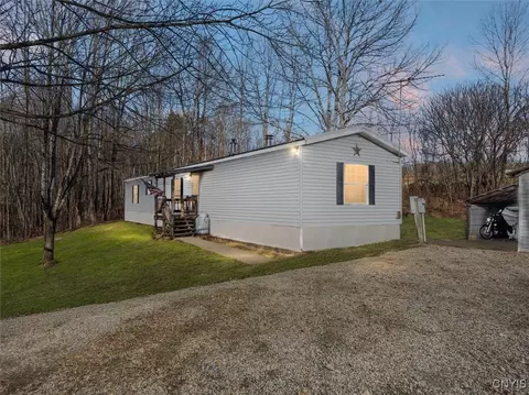 9065 Dole Rd, Steuben, NY 13438