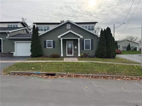 52 Bronson St, Oswego, NY 13126