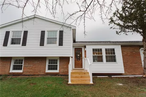 124 Alhan Pkwy, Geddes, NY 13209