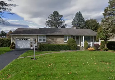 303 Washington Dr, New Hartford, NY 13413