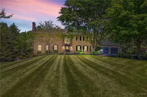 8067 Irish Mist Ln, Manlius, NY 13104