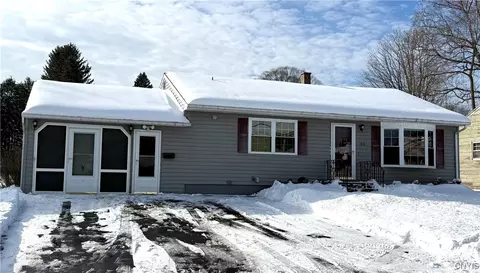 30 Maple St, Whitestown, NY 13417