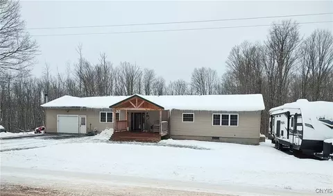 8007 Kimball Rd, Vienna, NY 13308