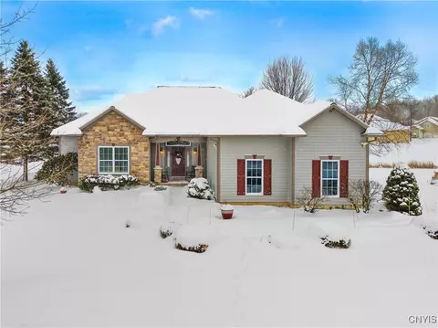 8531 Whisper Ridge Cir, Lysander, NY 13027