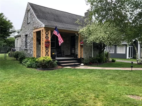 726 Sherman Dr, Utica, NY 13501