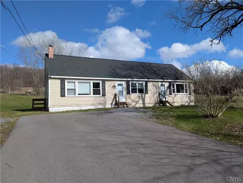 3826 Sentinel Heights Rd, Onondaga, NY 13084