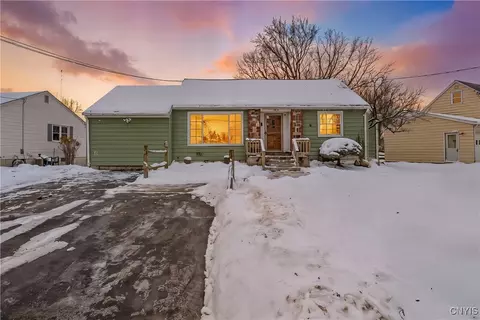 128 Traister Dr, Salina, NY 13088