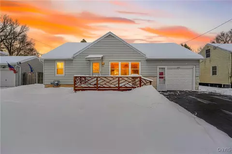 145 Maple Manor Dr, Syracuse, NY 13212