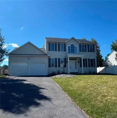 8775 Sienna Dr, Cicero, NY 13039