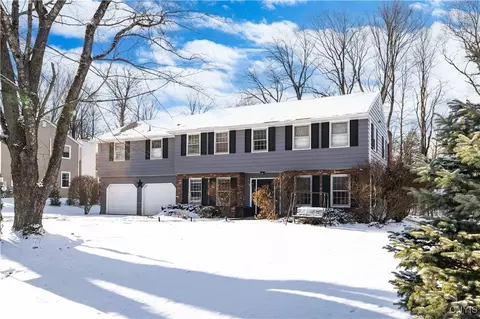 52 Woodberry Rd, New Hartford, NY 13413