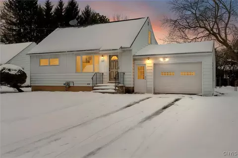 127 Savaria Dr, Geddes, NY 13209