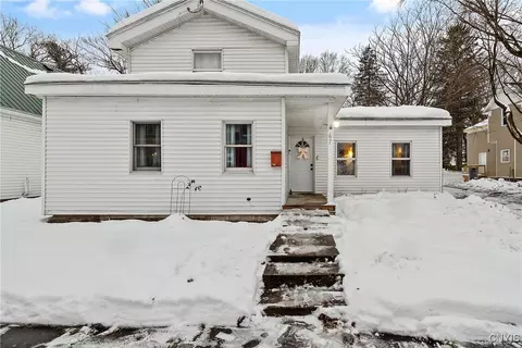 67 Cherry St, Schroeppel, NY 13135
