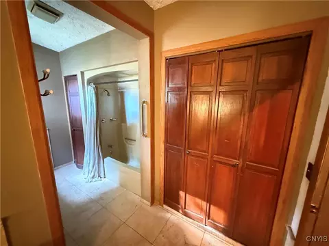 Entry Way - 4518 Hall Rd #20, Scriba, NY 13126 photo 1 of 1