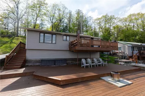 556 West Shr, Macomb, NY 13646