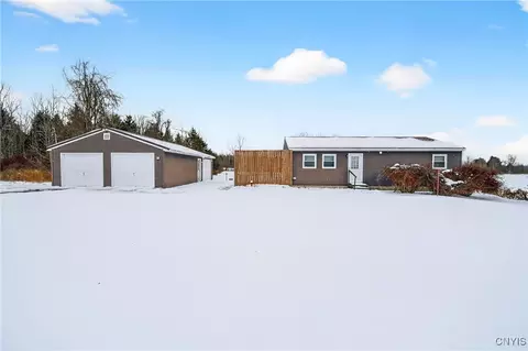 214 Baldwin Rd, Volney, NY 13069