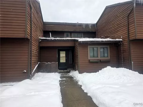 720 Idlewood Blvd, Van Buren, NY 13027