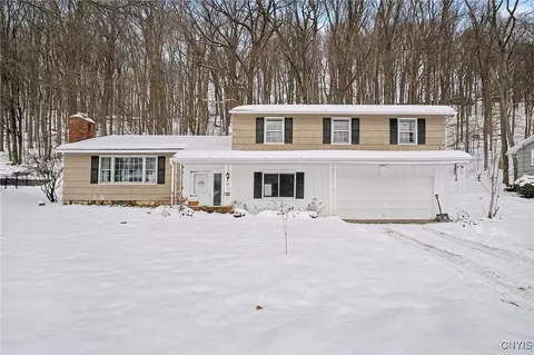 165 Brookside Ln, Fayetteville, NY 13066