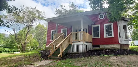 12 Church St, Pulaski, NY 13142