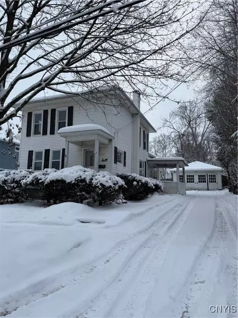 62 Capitol St, Auburn, NY 13021