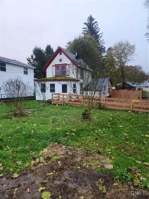 211 Orchard Ave, Onondaga, NY 13120