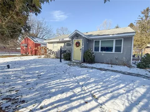 203 Elmbrook Dr, Manlius, NY 13104