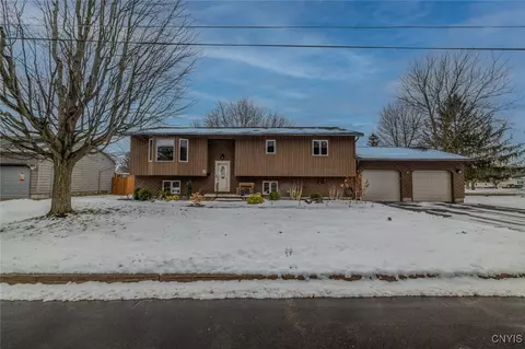 2 Miller St, Oswego, NY 13126