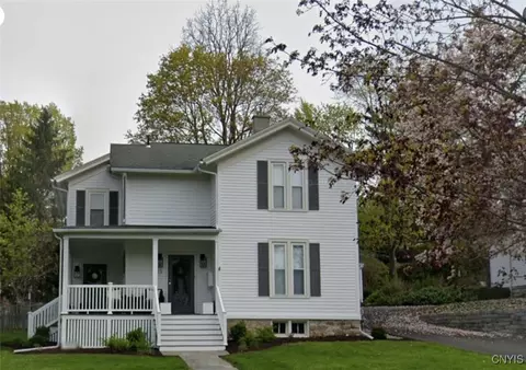 23 Elizabeth St, Skaneateles, NY 13152