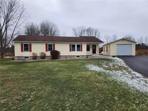 610 E Lake St, Cape Vincent, NY 13618