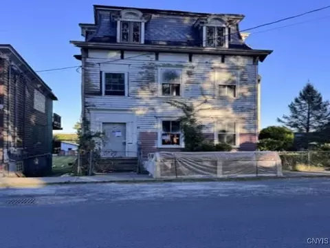 51 N Franklin St, Athens, NY 12015