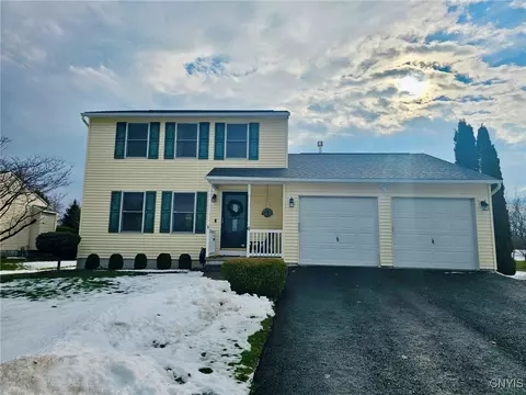 6 Lock Tenders Dr, Jordan, NY 13080