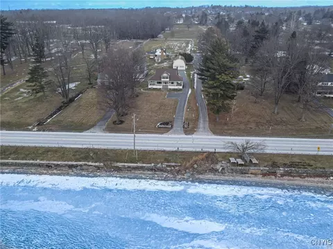 6790 E Lake Rd, Owasco, NY 13021