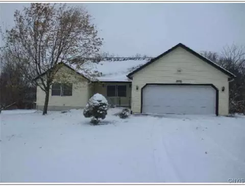 4993 City View Dr, Onondaga, NY 13215
