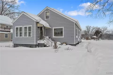 704 State Fair Blvd, Geddes, NY 13209