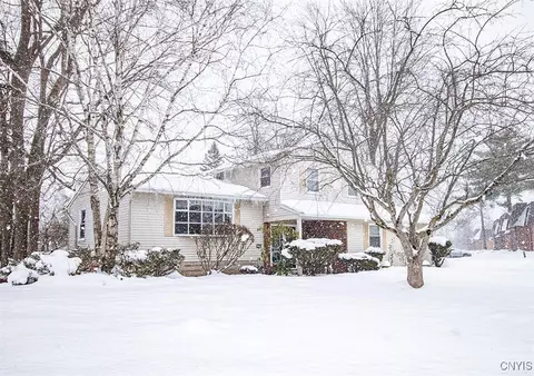 7348 Farmstead Rd, Liverpool, NY 13088