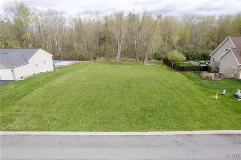 6380 Finish Line, Cicero, NY 13029