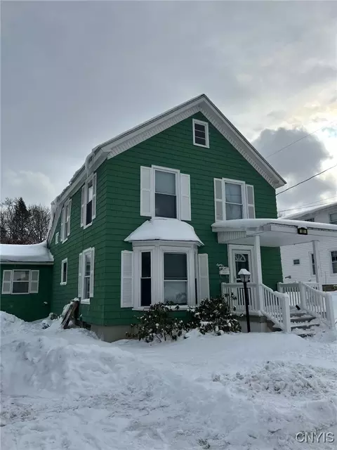 83 Westmoreland St, Whitestown, NY 13492