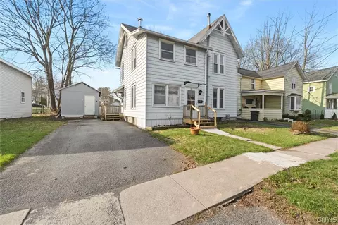 16 Aspen St, Auburn, NY 13021