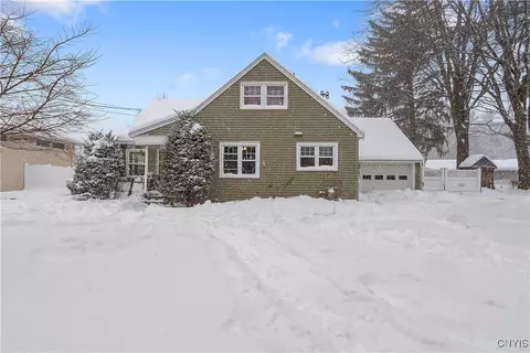 907 Leroy Rd, Syracuse, NY 13212