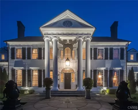 15 Meadowood Ln, Chenango, NY 13901