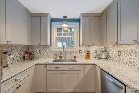 Kitchen - 63 Lyndon Rd, Fayetteville, NY 13066 photo 4 of 6