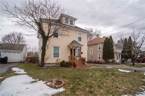 904 2nd St, Geddes, NY 13209