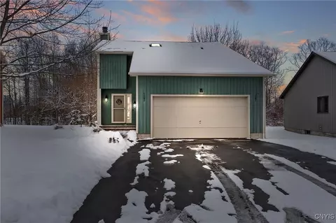 3222 Holly Rdg, Lysander, NY 13027