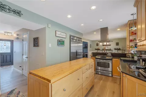 5503 Rockhampton Path, Clay, NY 13041 photo 12