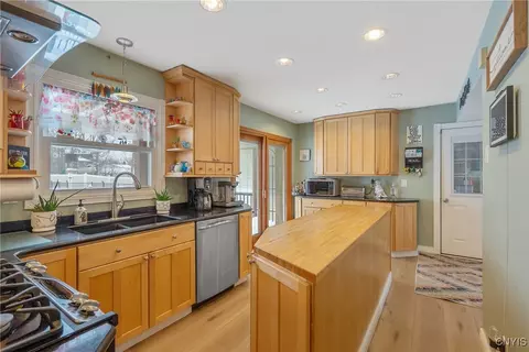 5503 Rockhampton Path, Clay, NY 13041 photo 11