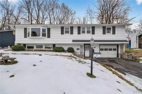 5084 Audrey Dr, Syracuse, NY 13212