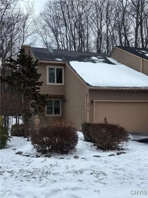 8613 Wrenwood Cir, Lysander, NY 13027