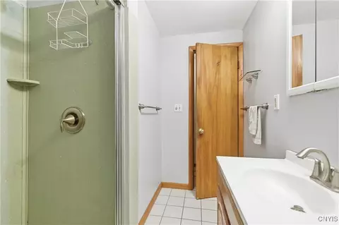 Bath - 106 Haddonfield Dr, Syracuse, NY 13214 photo 3 of 4