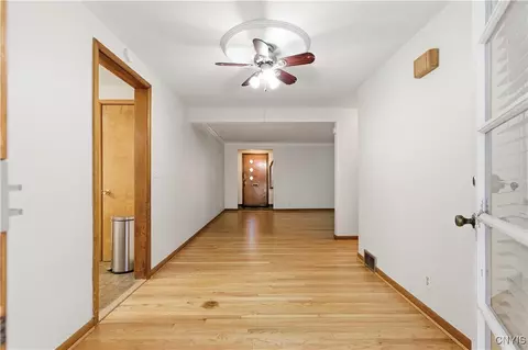 Entry Way - 106 Haddonfield Dr, Syracuse, NY 13214 photo 3 of 4