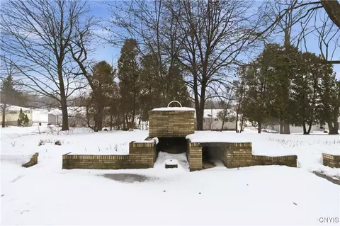 Exterior - 106 Haddonfield Dr, Syracuse, NY 13214 photo 4 of 7