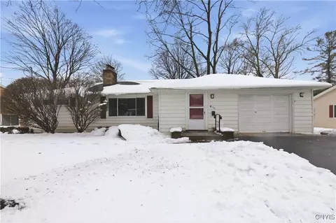 106 Haddonfield Dr, Syracuse, NY 13214